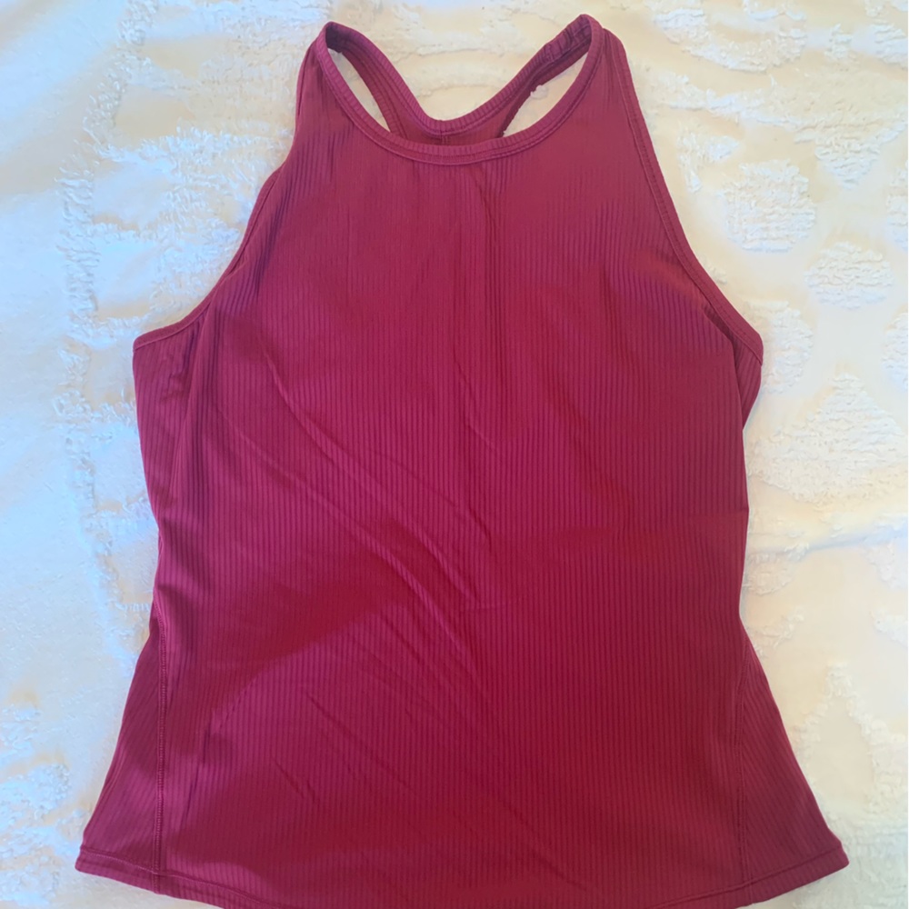 Base Pace Ribbed Tank Top in Pomegranate